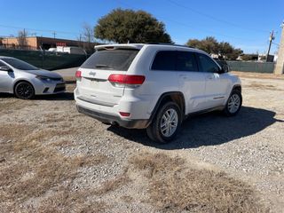 2017 Jeep Grand Cherokee Laredo 4x2 - Exterior Rear Right Corner Image